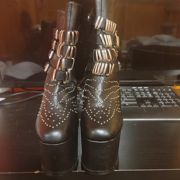 Platform boots - Picture 2 of 5